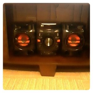 LG bluetooth stereo system